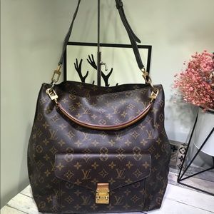 AUTH Louis Vuitton Metis Hobo Monogram Canvas Bag